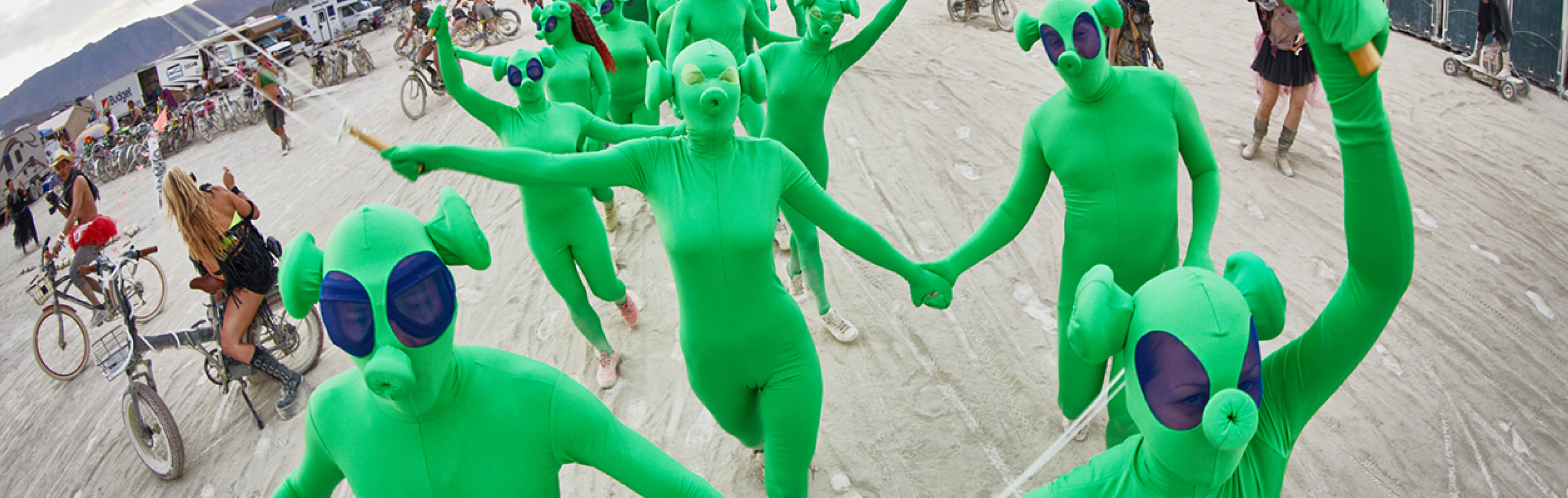 shestvie-aliens-yes-na-burning-man-2017